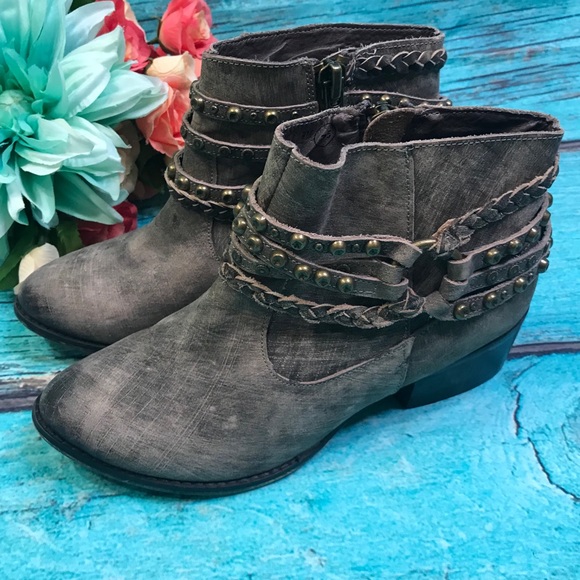 Naughty Monkey Annie Distressed Bootie in Taupe - Picture 4 of 10